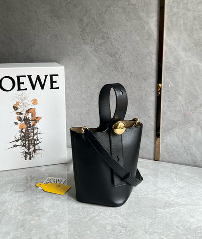 LOEW MINI PEBBLE BUCKET BAG