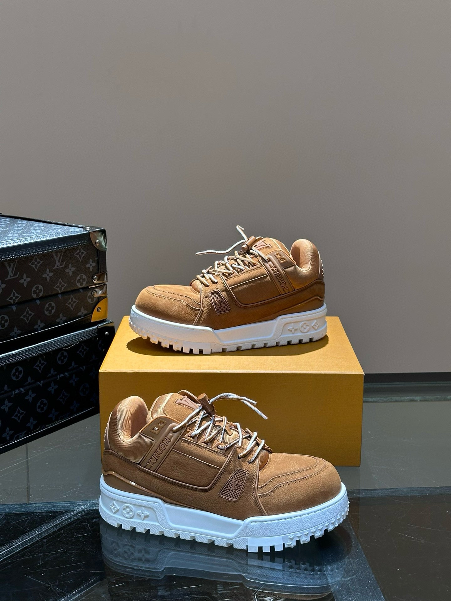LOU TRAINERS