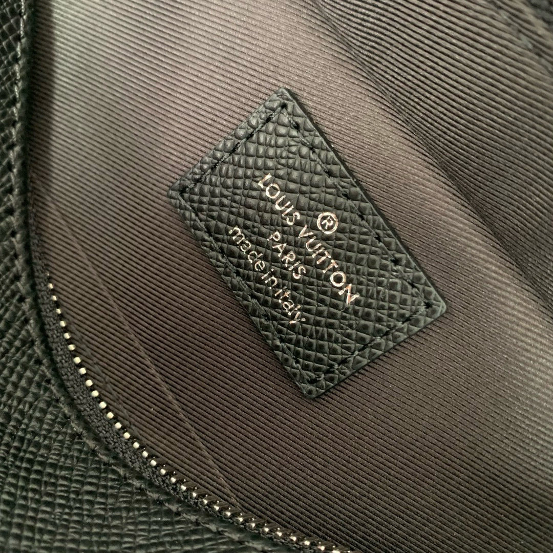 LOU AVENUE MESSENGER BAG