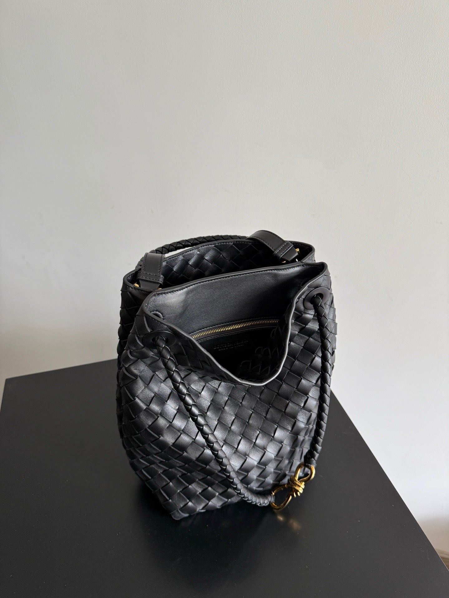 BOTT V ANDIAMO BUCKET BAG