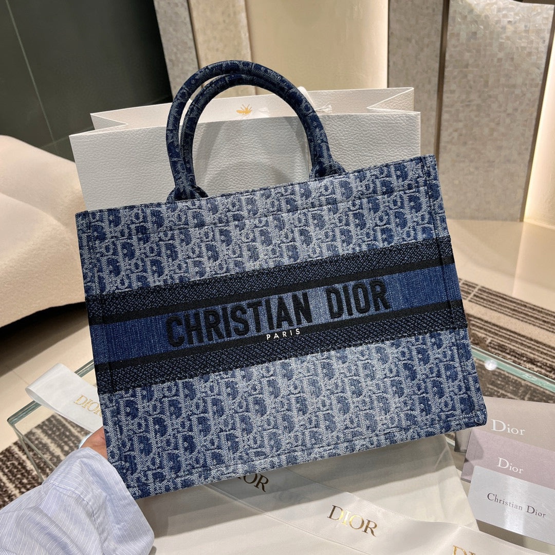 CD MEDIUM BOOK TOTE BAG