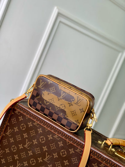 LOU TROCADERO WEARABLE WALLET
