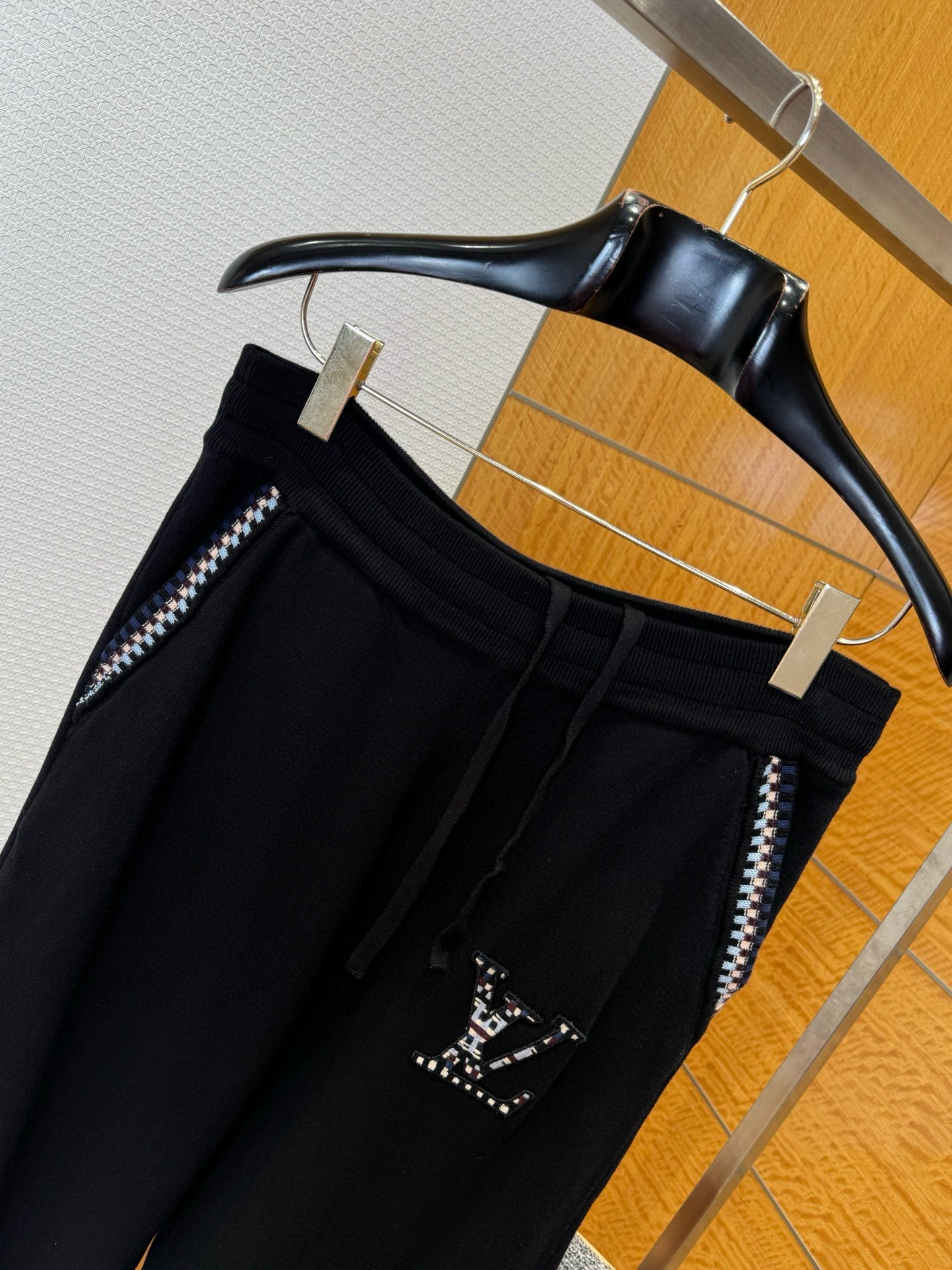 LOU JOGGERS