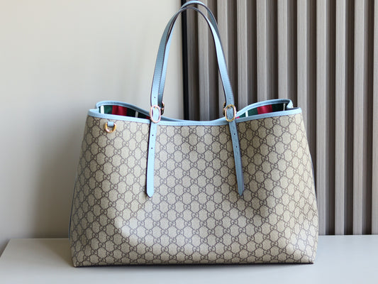 GG EMBLEM MAXI TOTE BAG