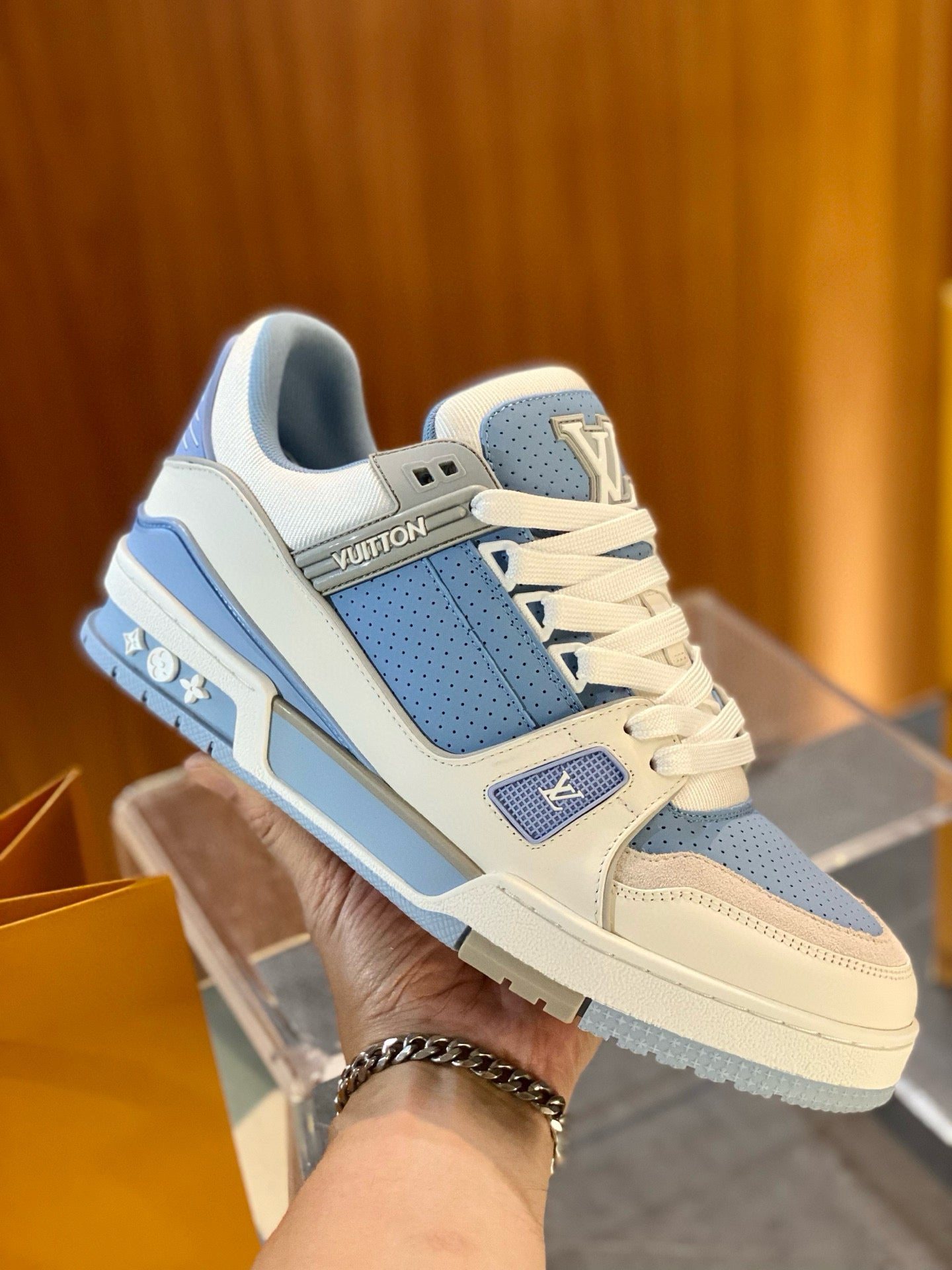 LOU TRAINERS
