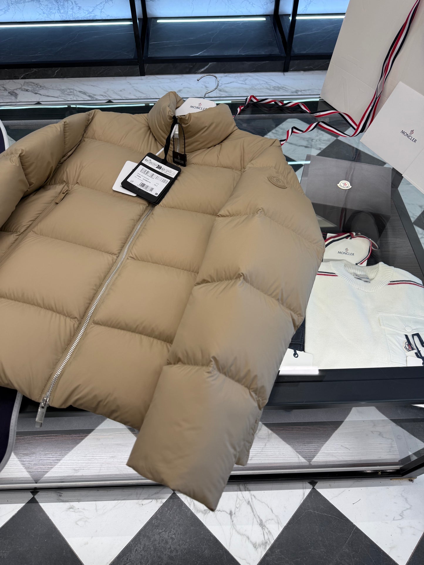MONC TARN JACKET