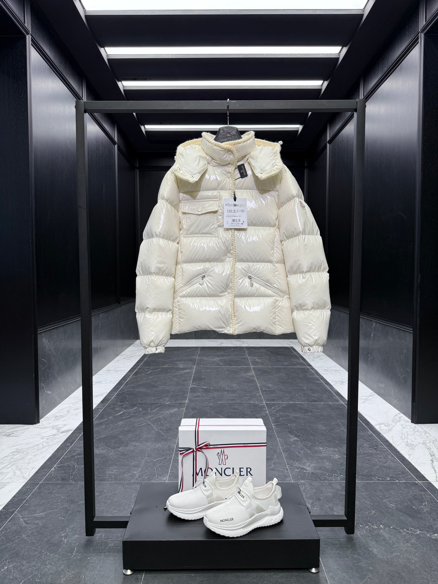 MONC GLAREINS JACKET