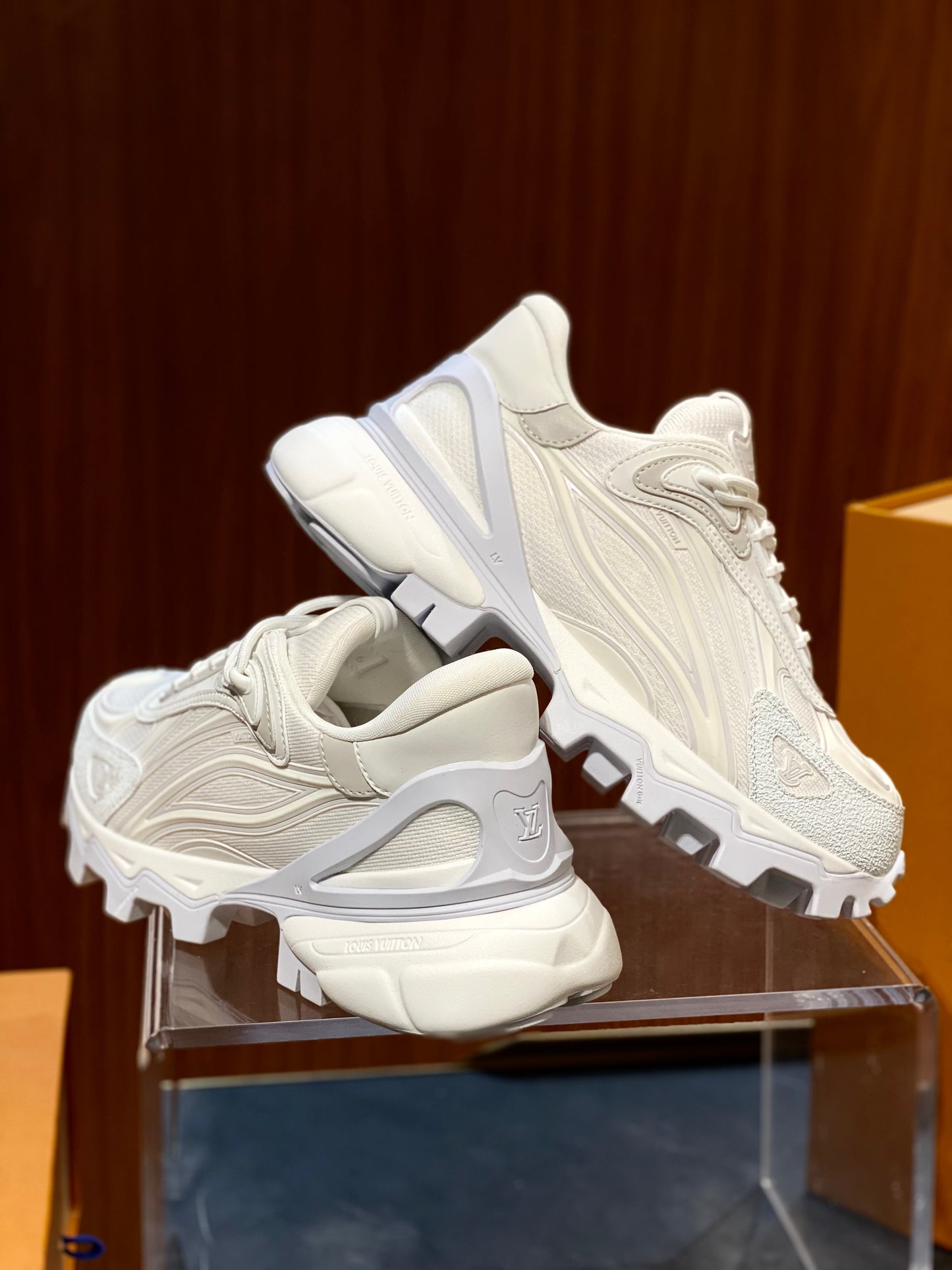 LOU SUMMIT SNEAKERS