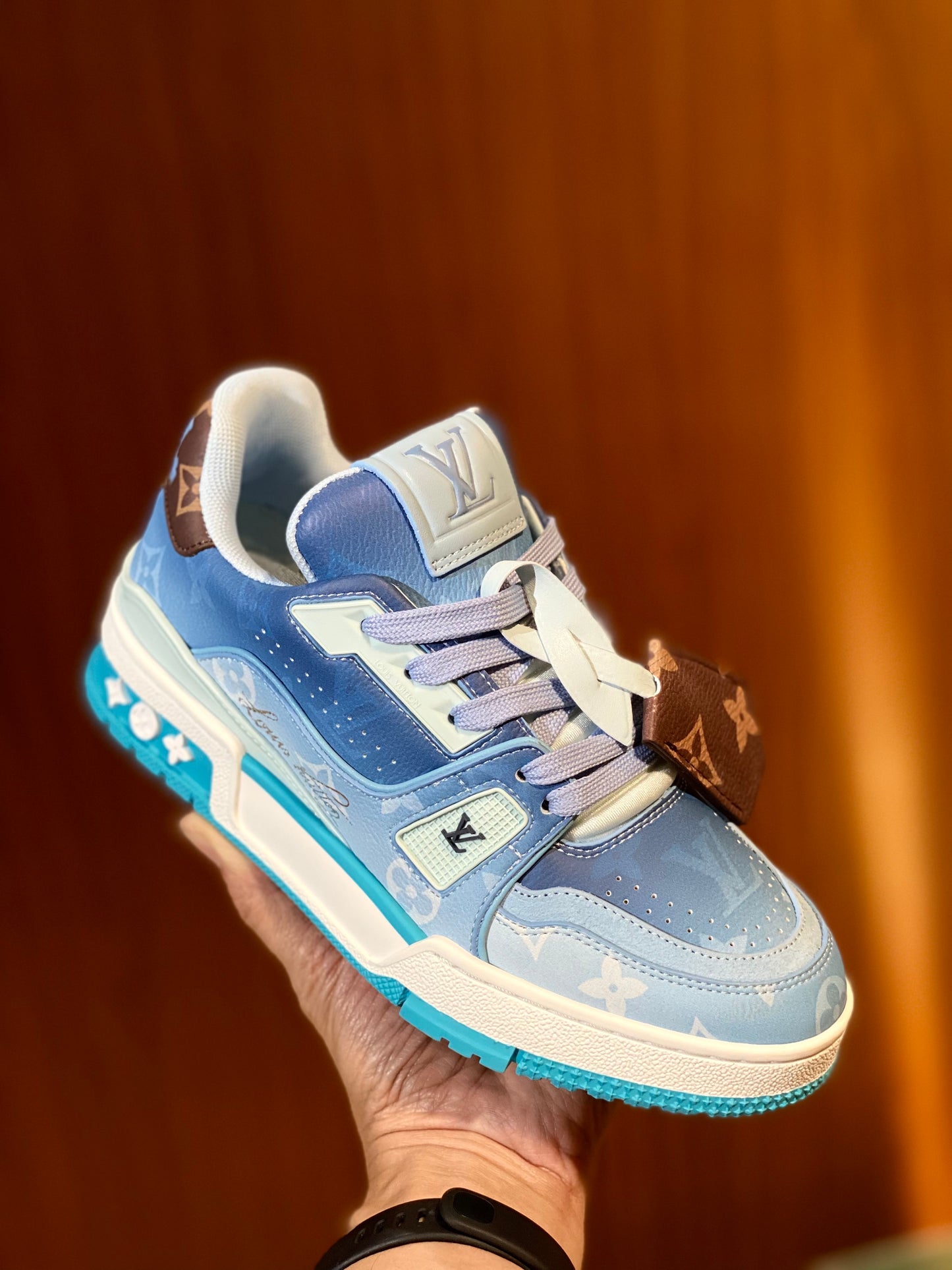 LOU SNEAKERS