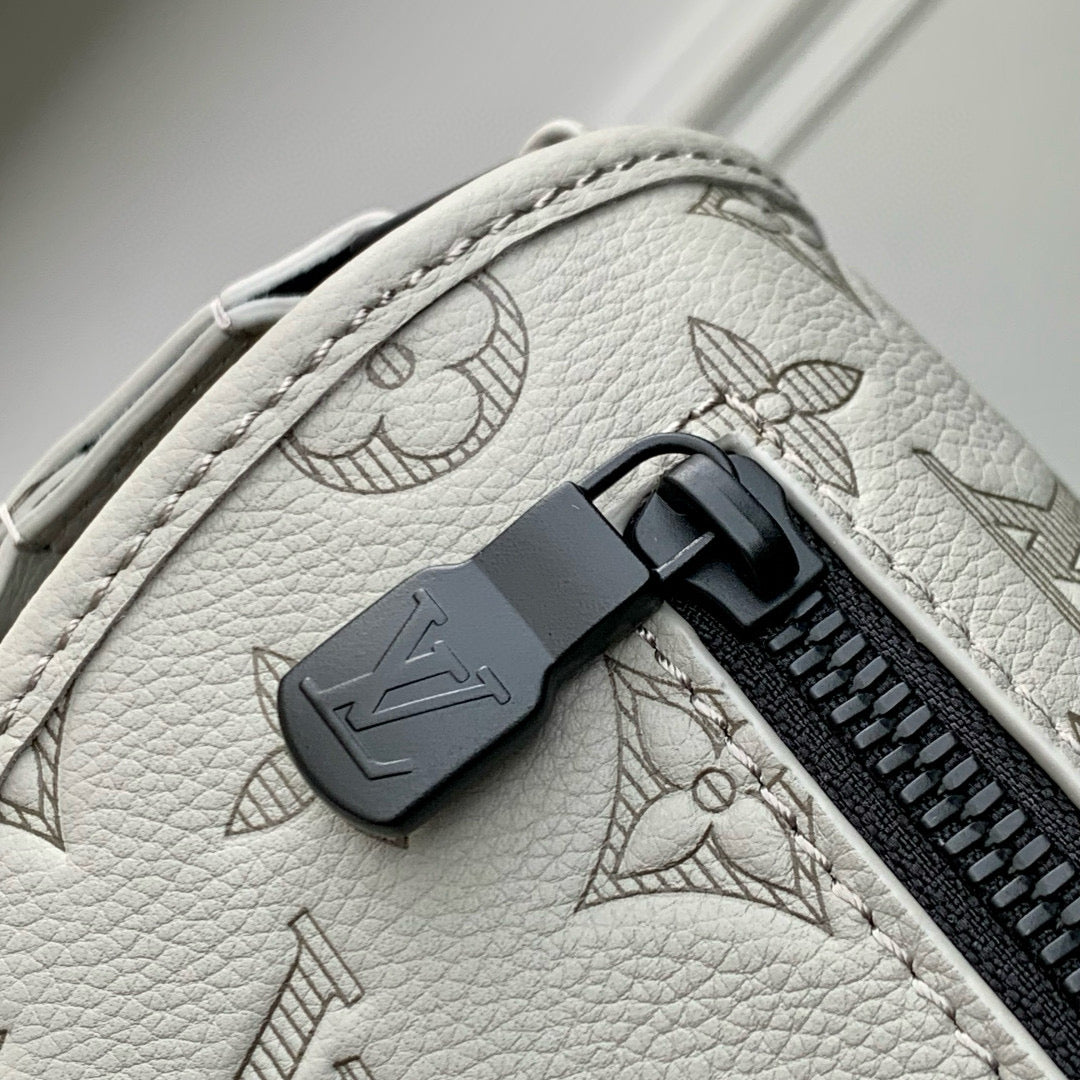 LOU PULSE MESSENGER BAG