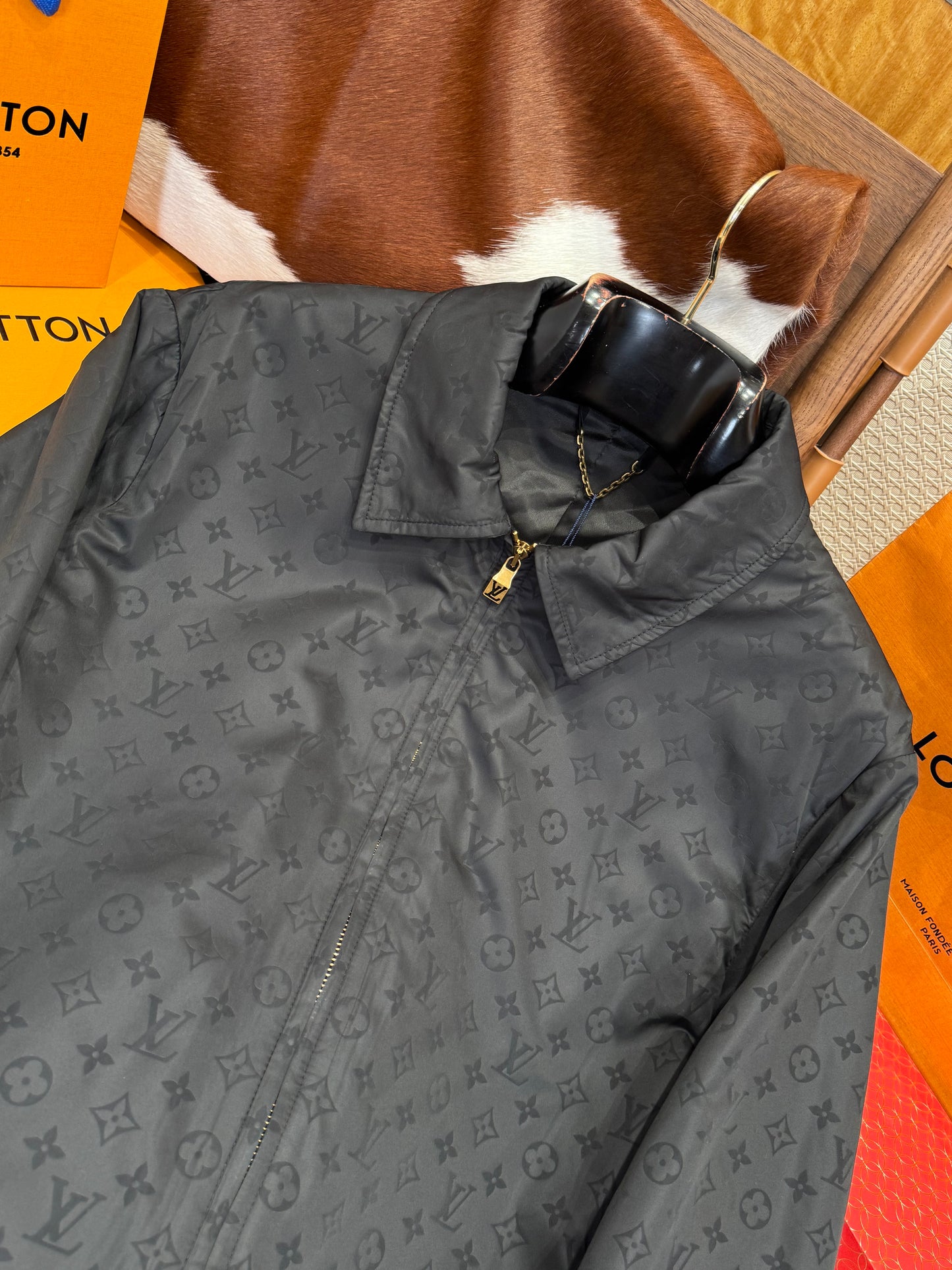 LOU JACKET