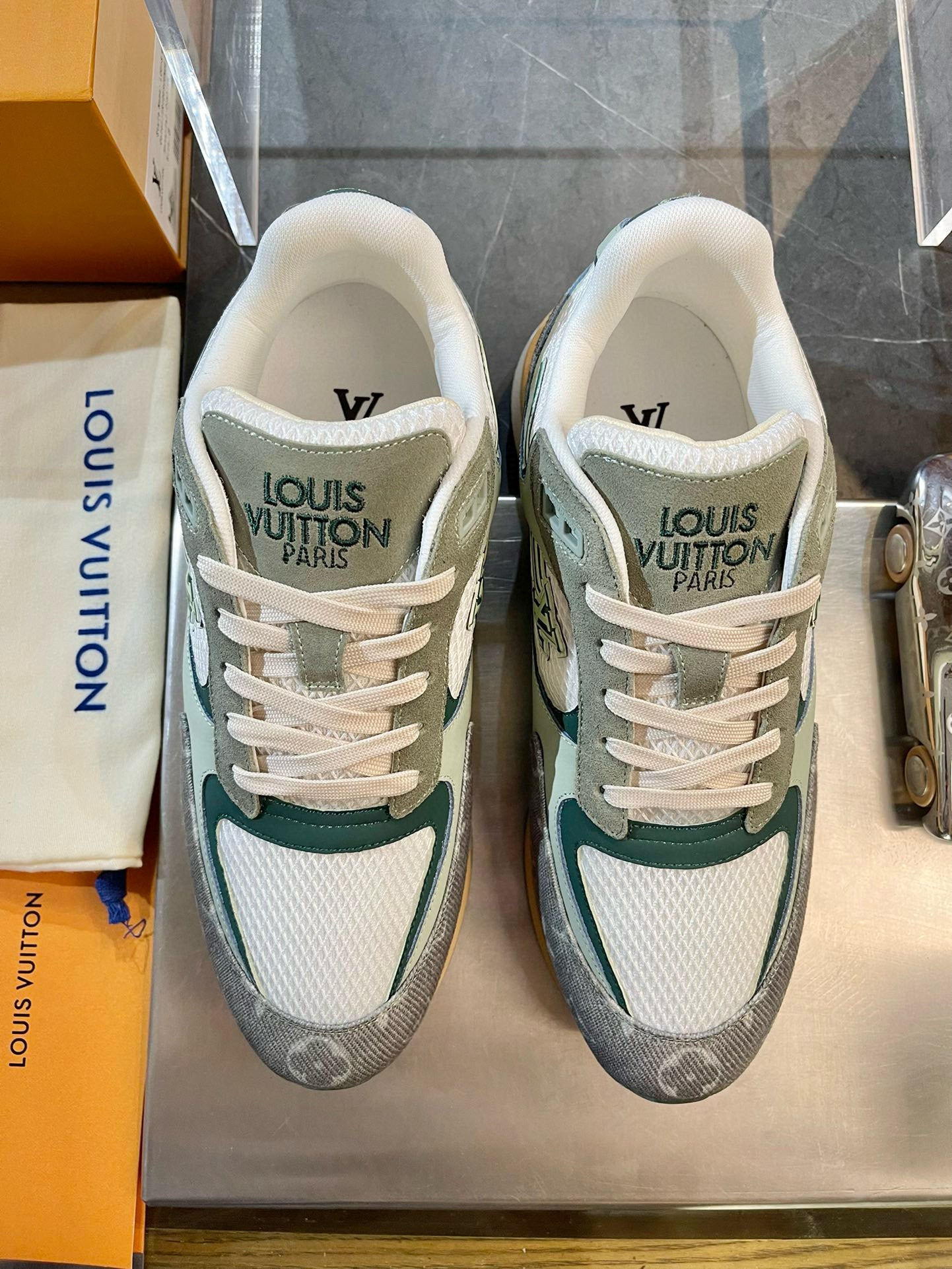 LOU TRAINERS