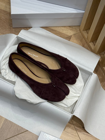 MAISON M TABI BALLET FLATS