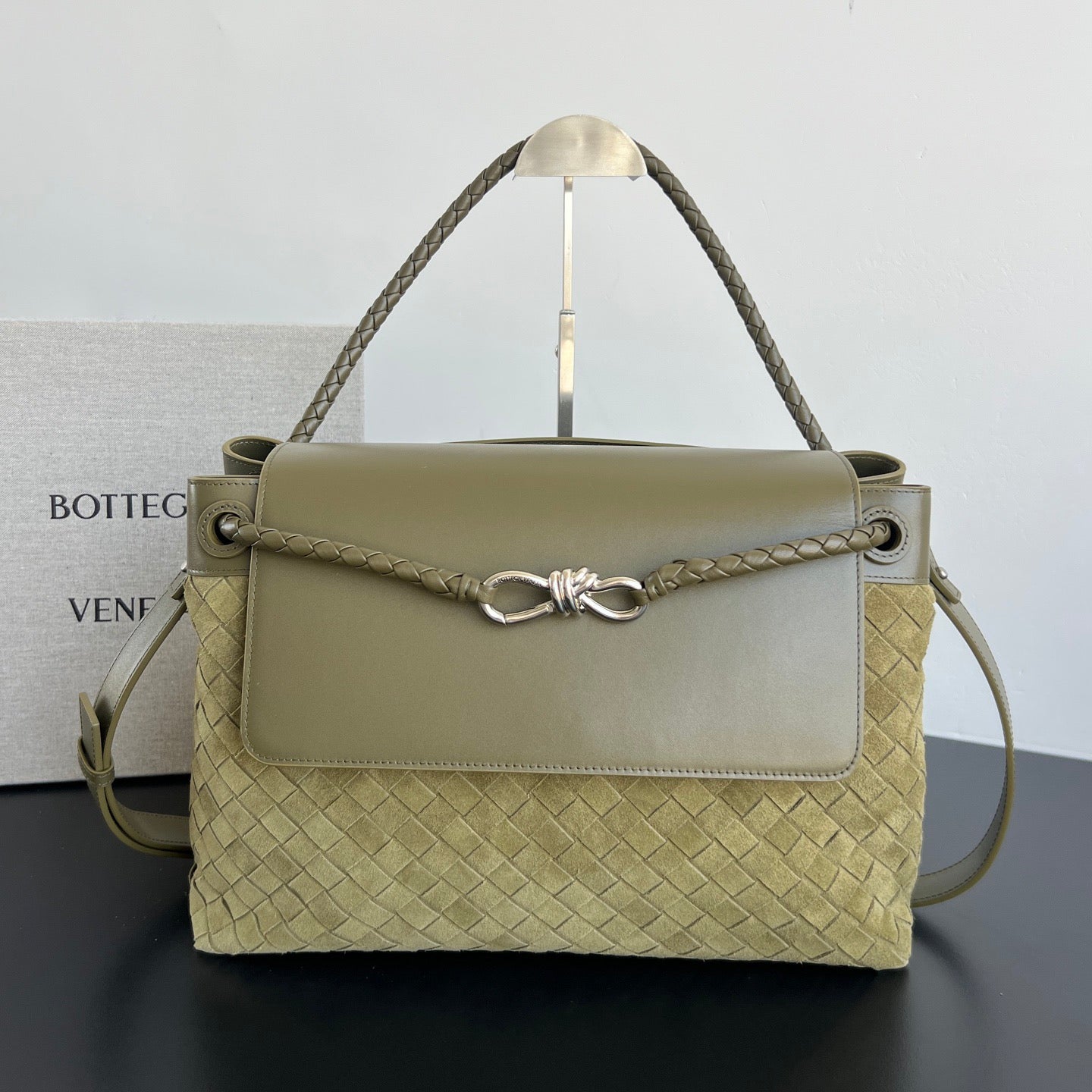 BOTT V ANDIAMO MESSENGER BAG