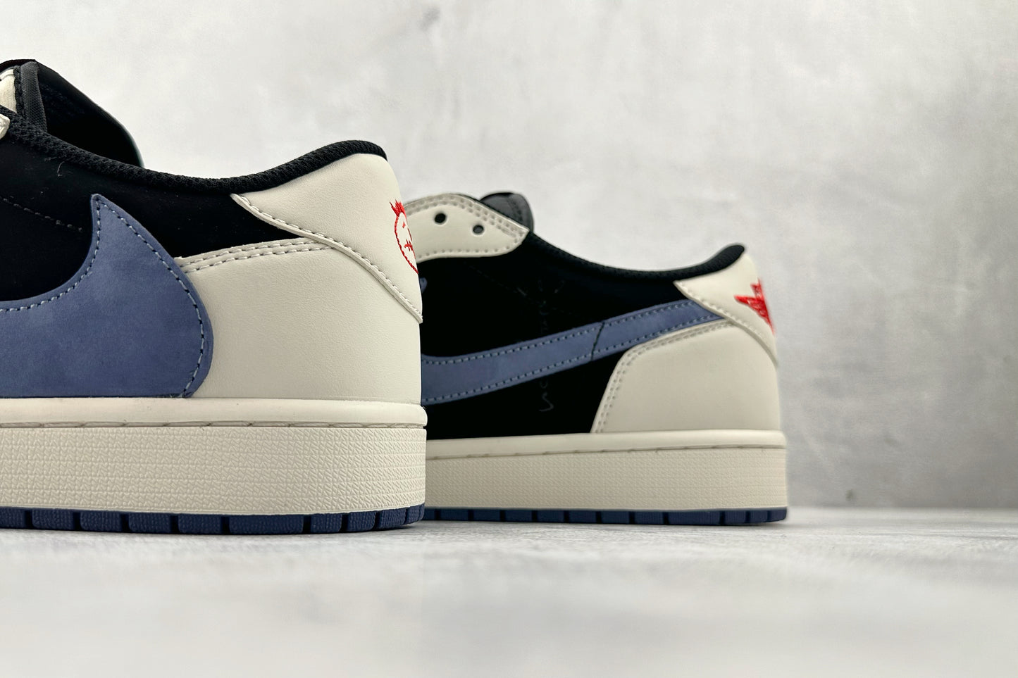 TRAVIS S x JORDAN 1 LOW