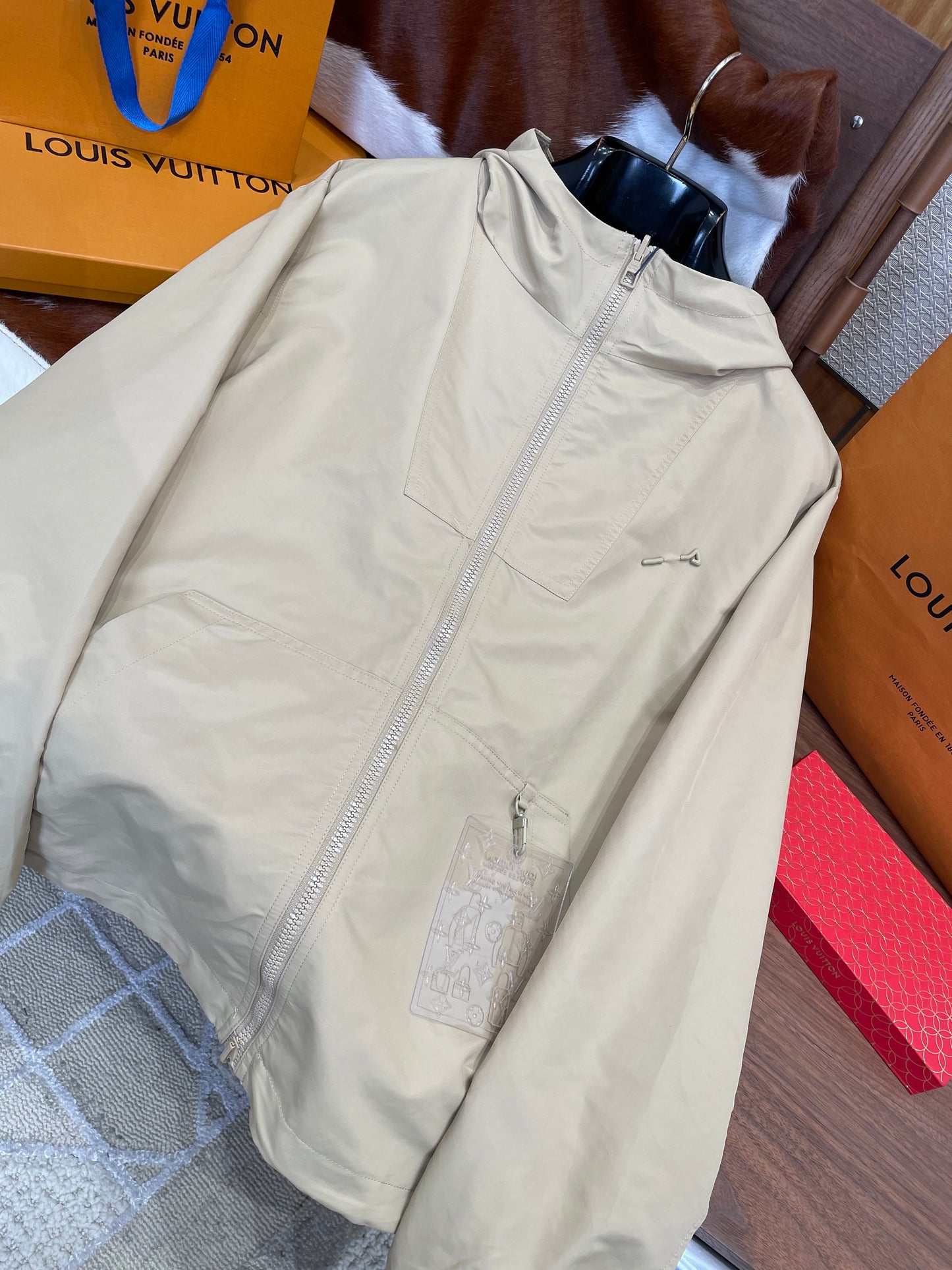 LOU JACKET