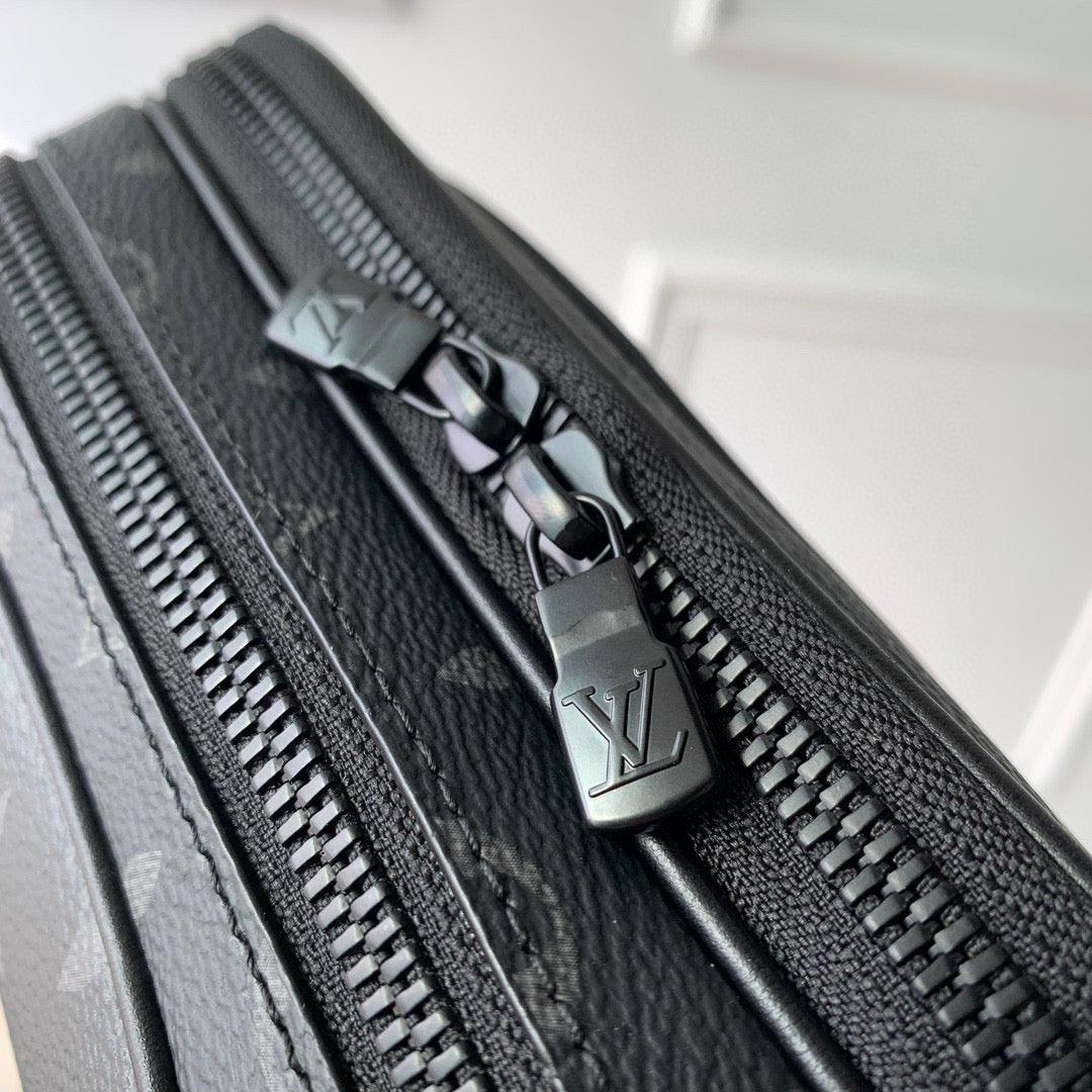 LOU ALPHA WEARABLE WALLET