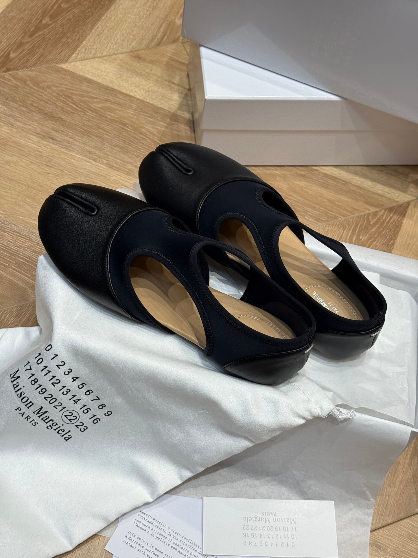 MAISON M TABI BALLET FLATS