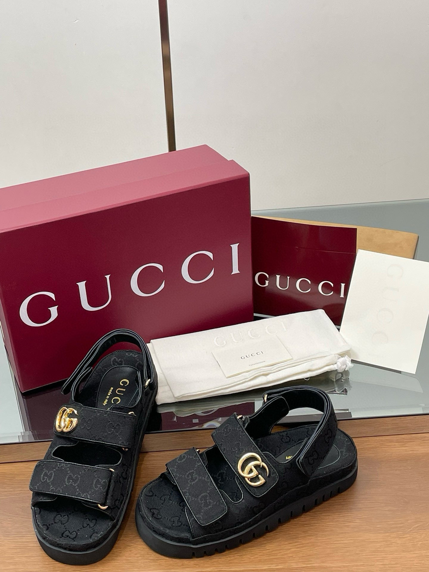 GG SANDALS