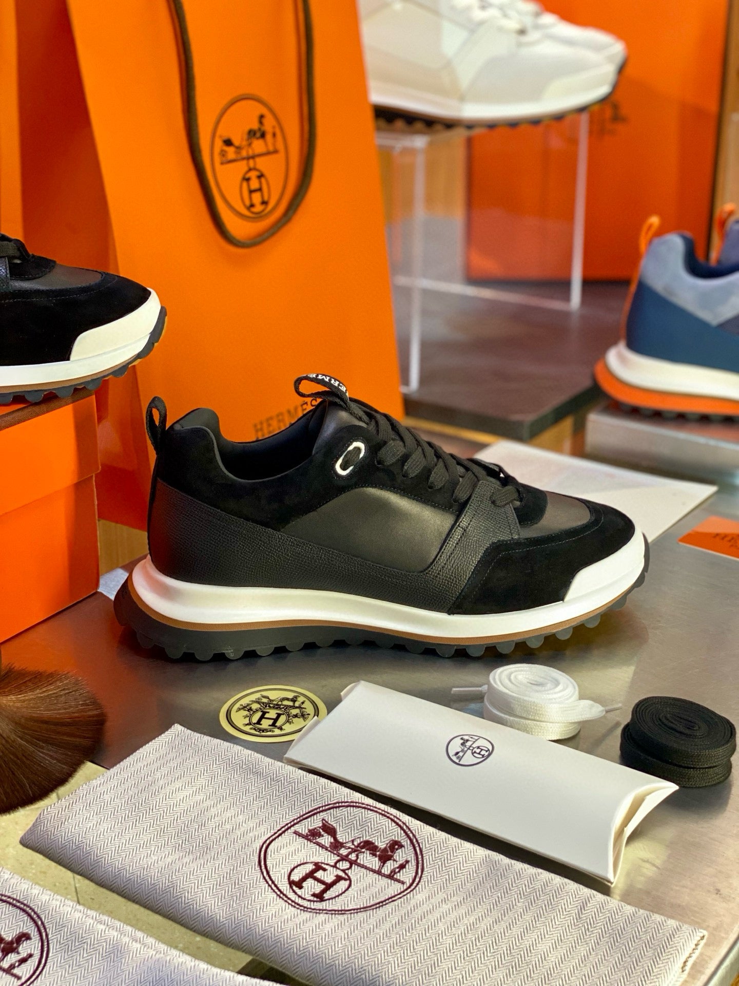 HERM LEADER SNEAKERS