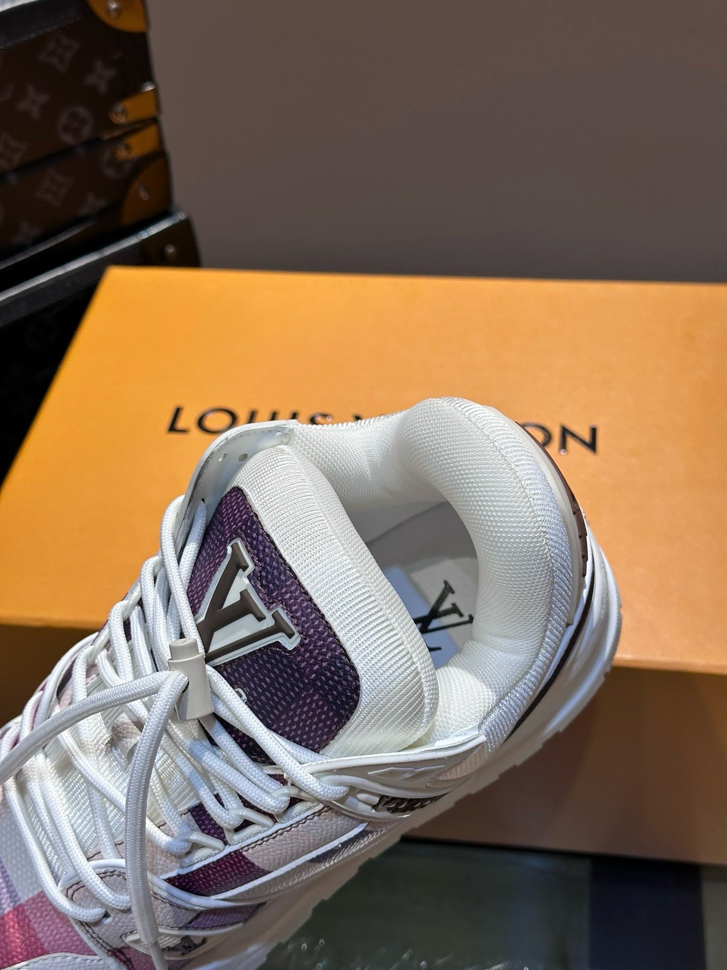 LOU TRAINERS