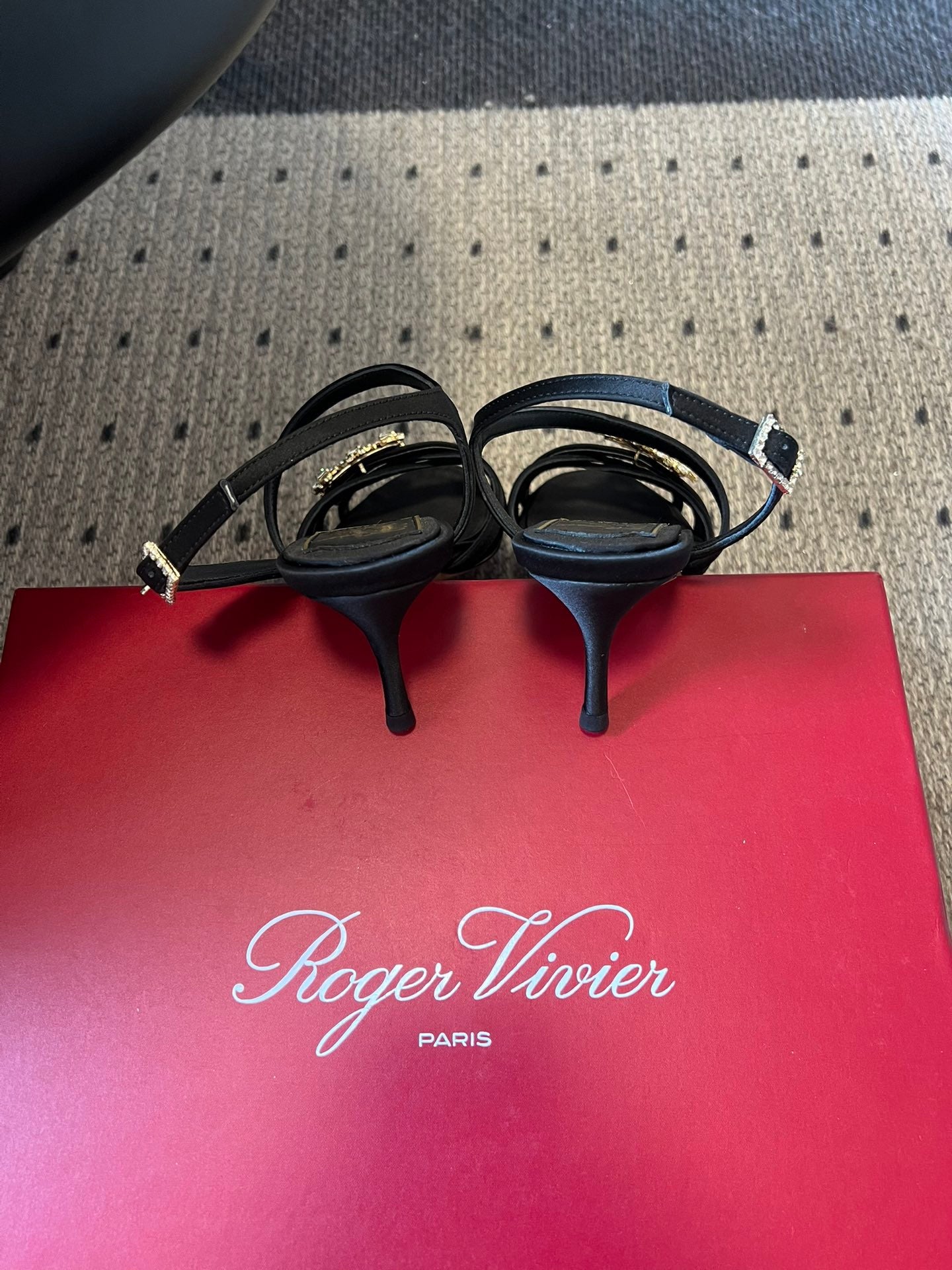 ROGER V HEELS