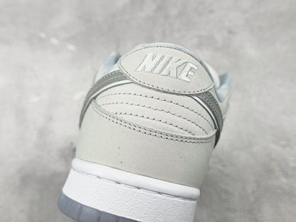 NIKE DUNK LOW WHITE LOBSTER