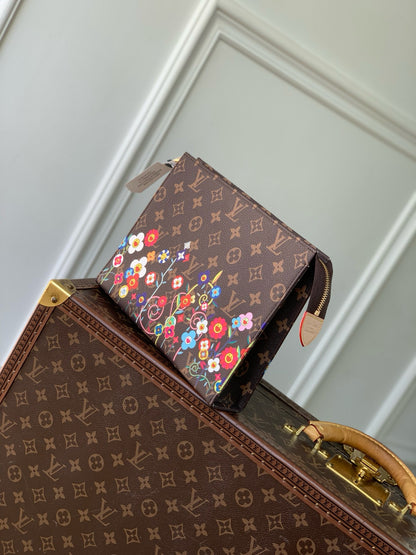 LOU x MURAKAMI TOILETRY POUCH