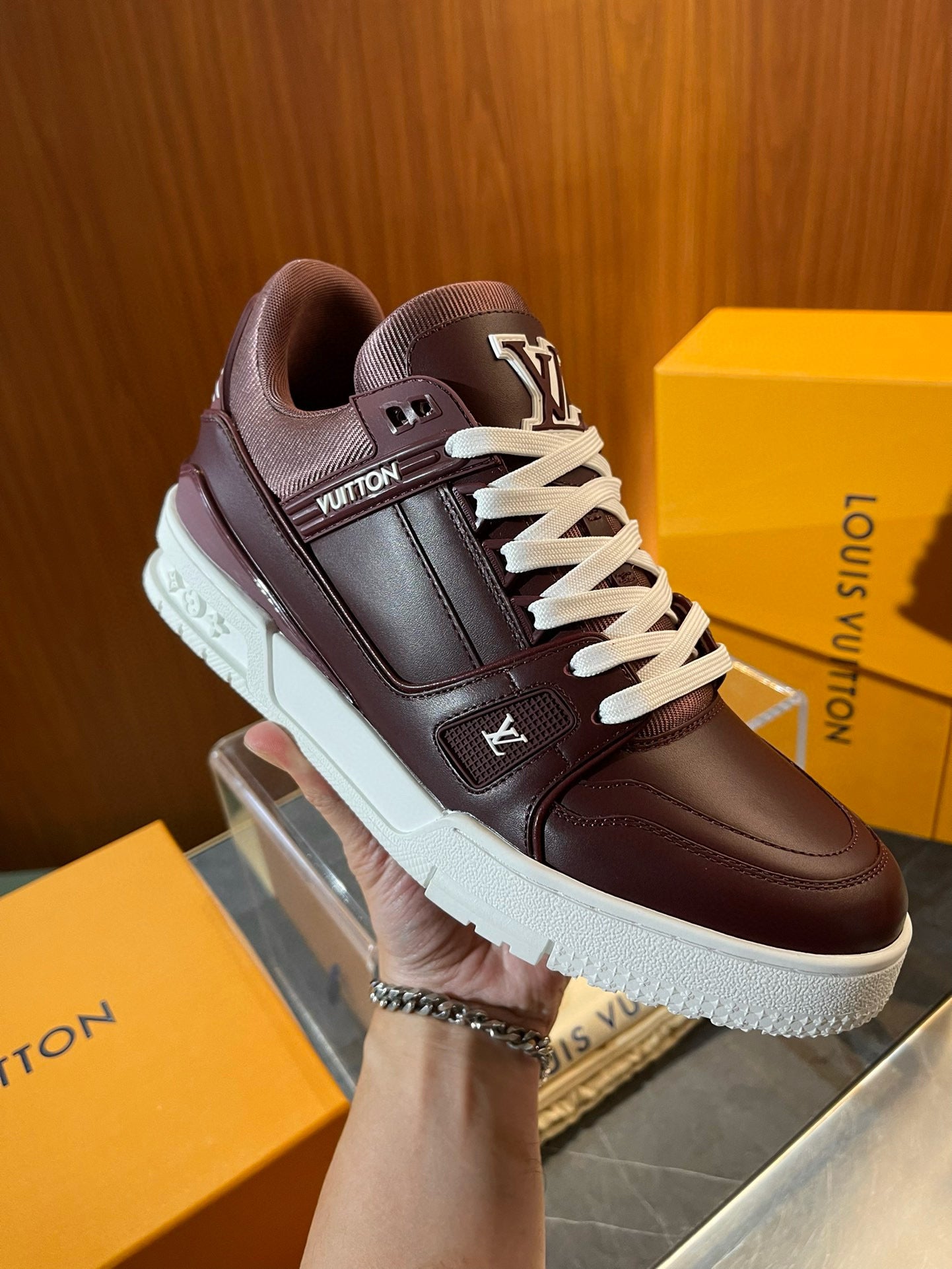LOU TRAINERS