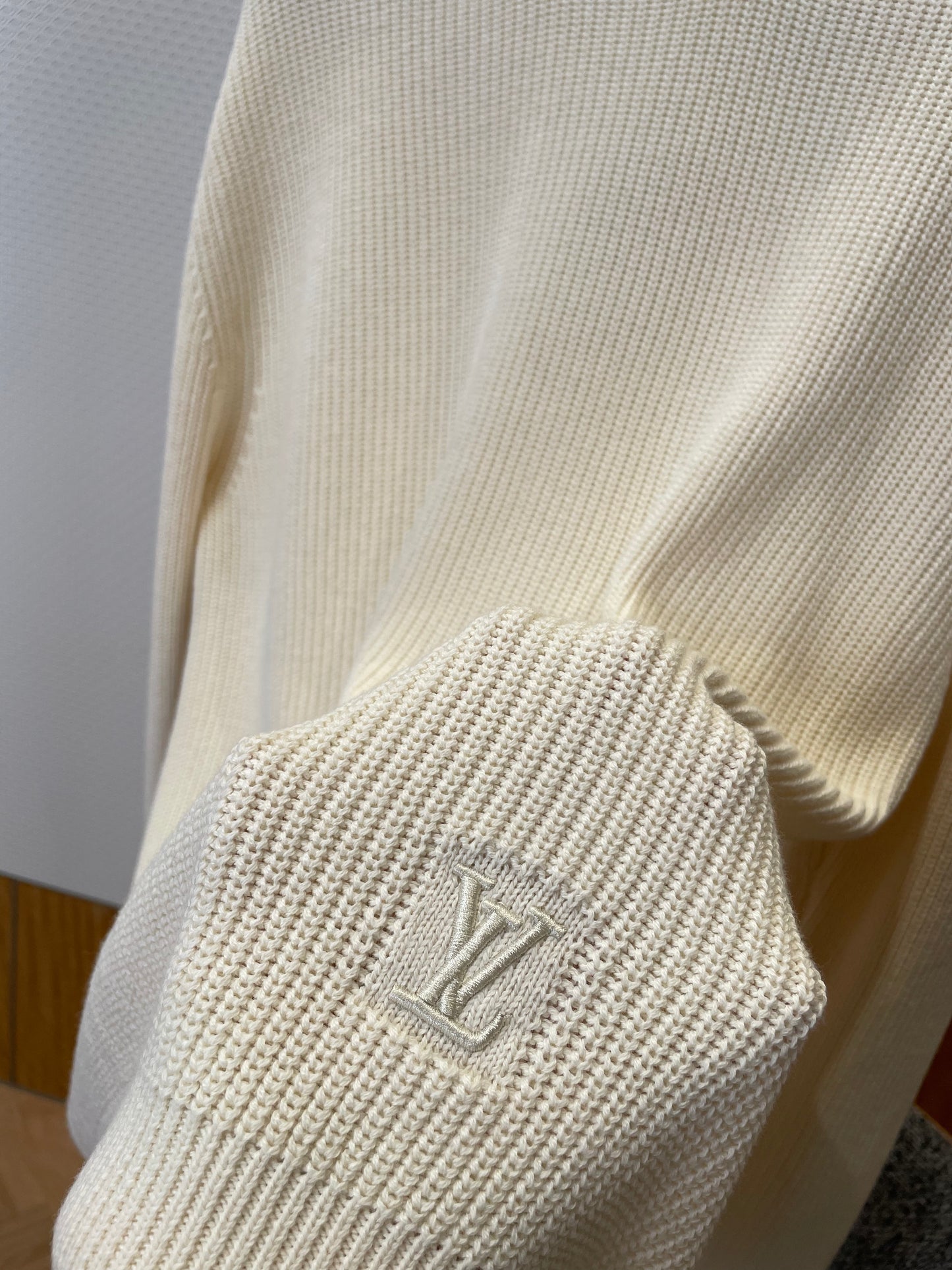 LOU JUMPER