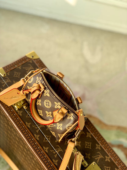 LOU NANO SPEEDY BAG