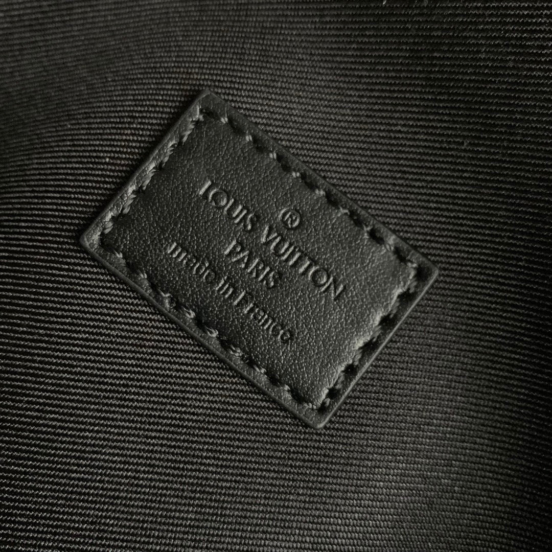 LOU MONTSOURIS WEARABLE WALLET