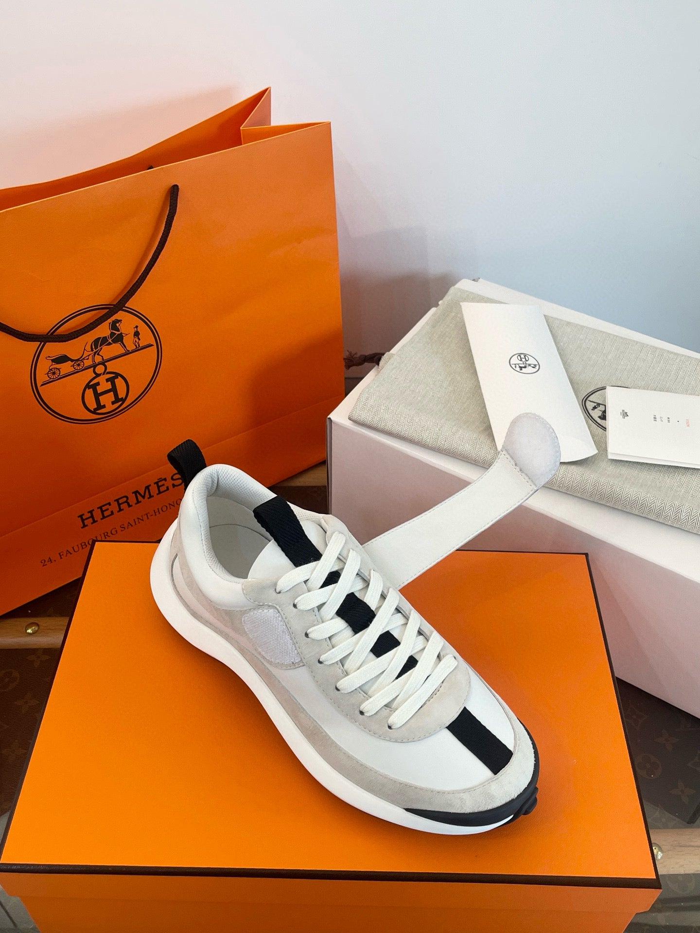 HERM LOOP SNEAKER