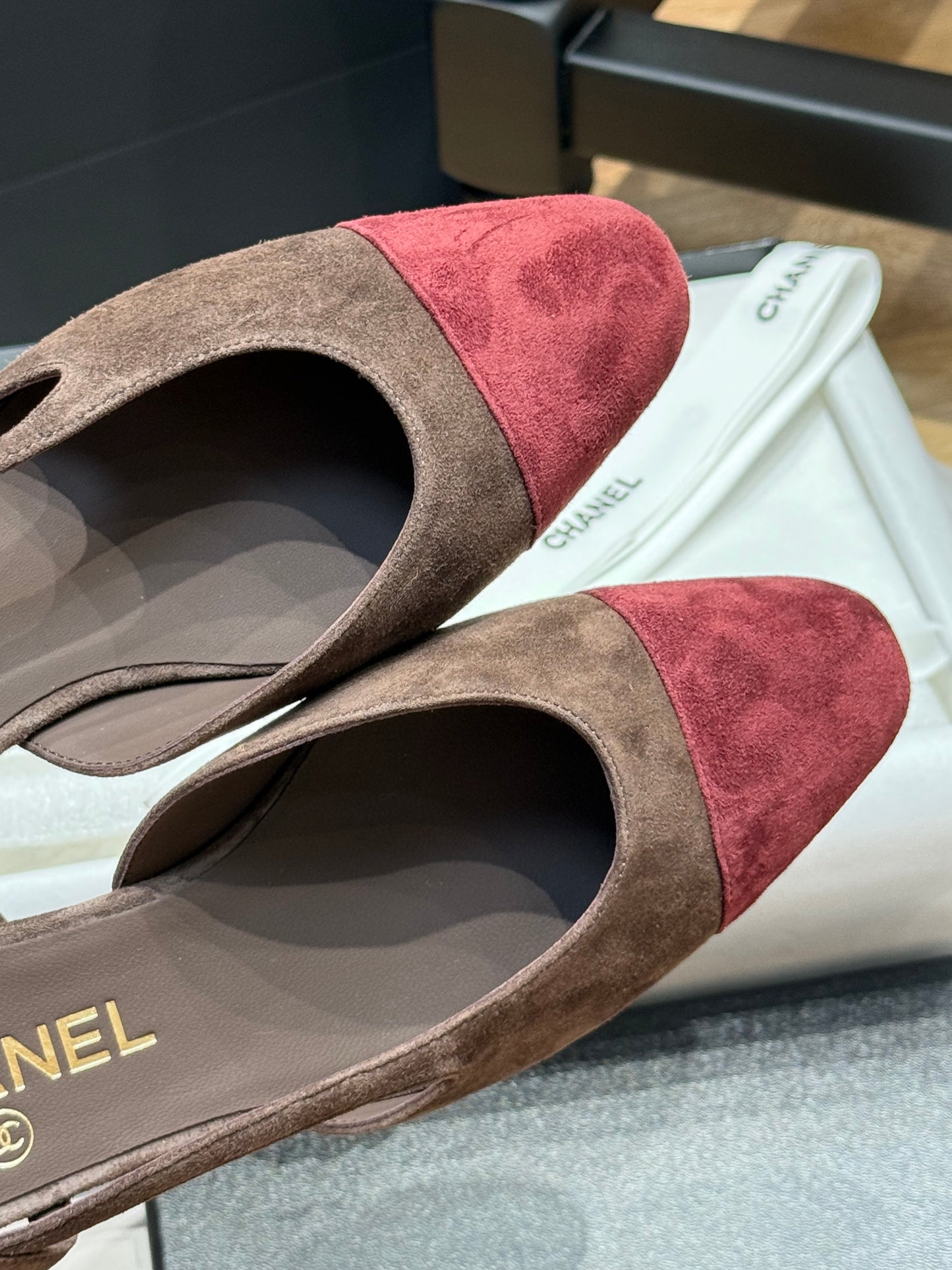 CC SLINGBACK PUMPS