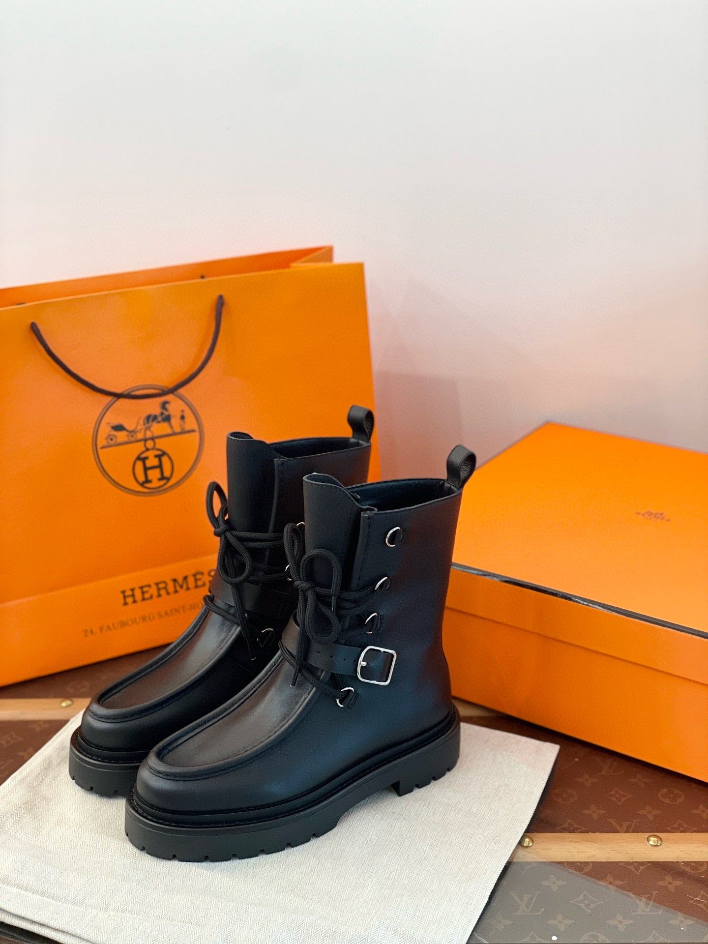 HERM LAND BOOTS