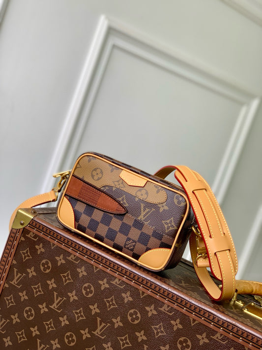 LOU TROCADERO WEARABLE WALLET