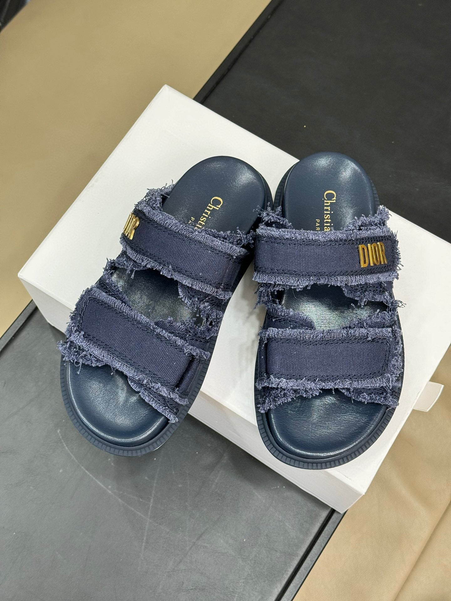 CD SANDALS