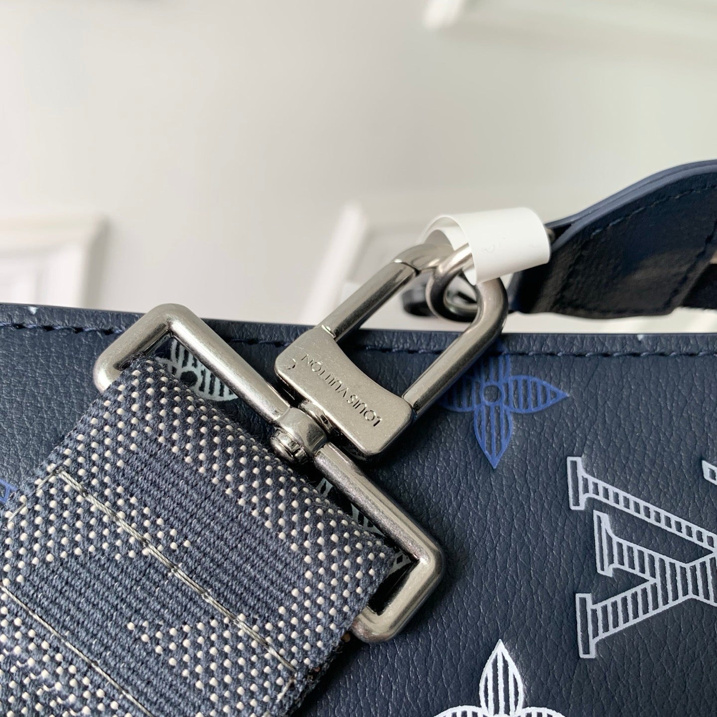 LOU GASTON WEARABLE WALLET