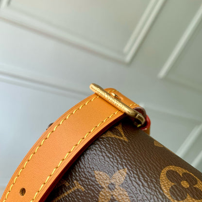 LOU SATCHEL WEARABLE WALLET