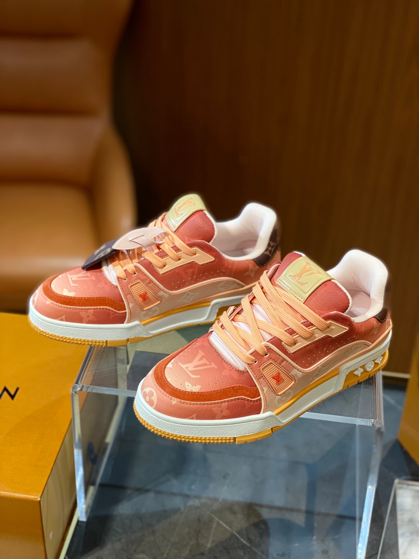 LOU SNEAKERS