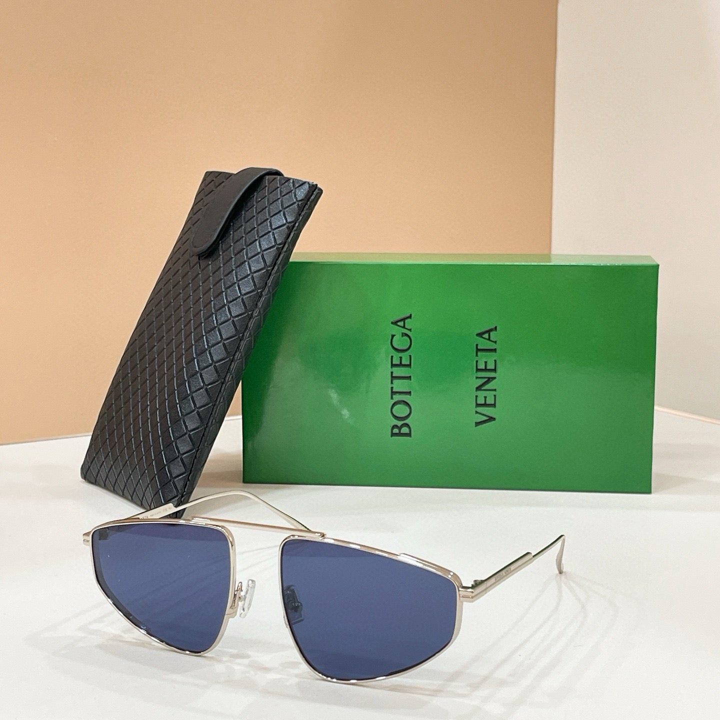 BOTT V SUNGLASSES