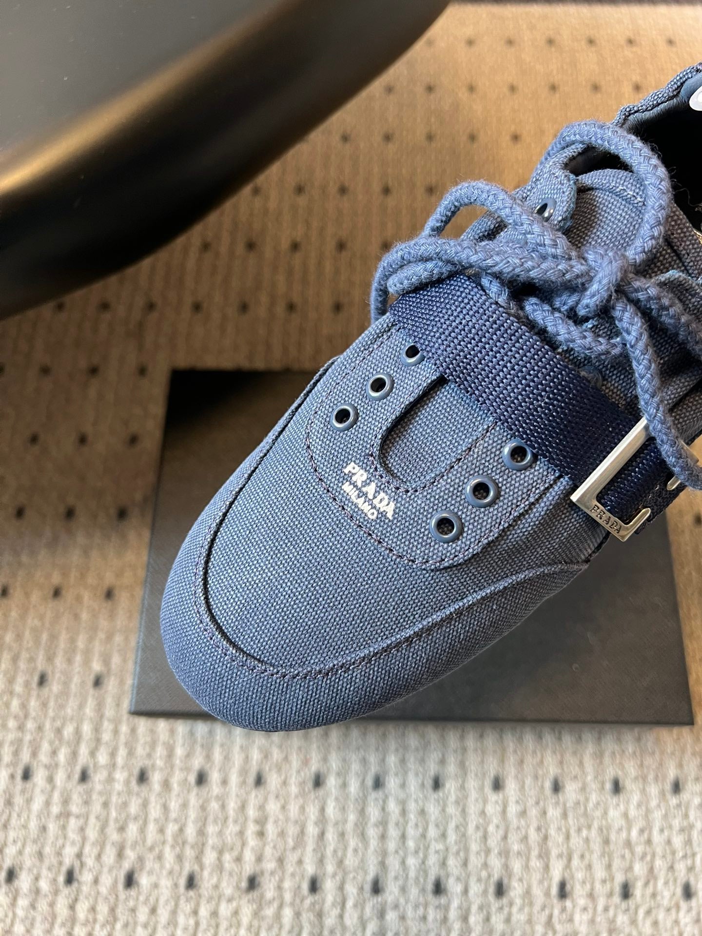 PD COLLAPSE SNEAKERS