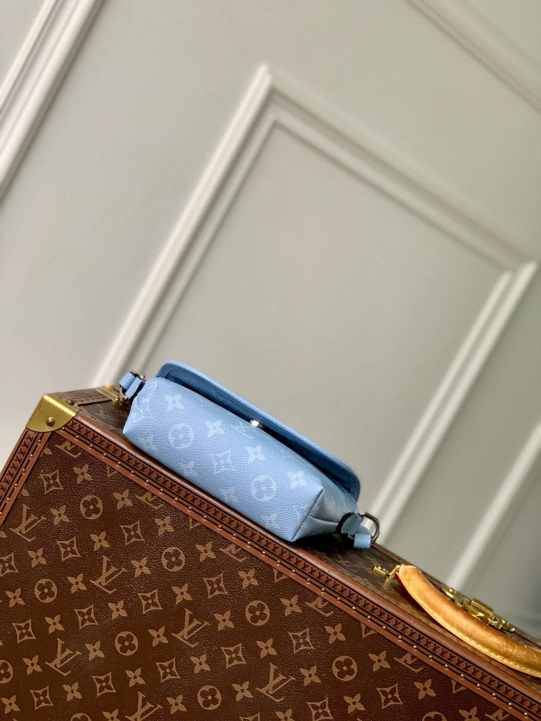 LOU PULSE WEARABLE WALLET