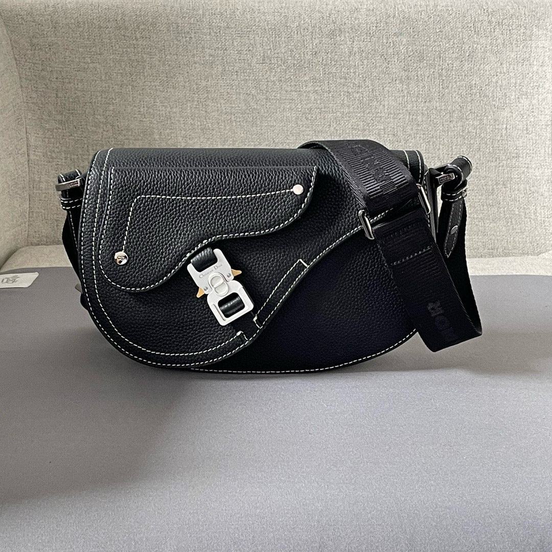 CD SADDLE MESSENGER BAG