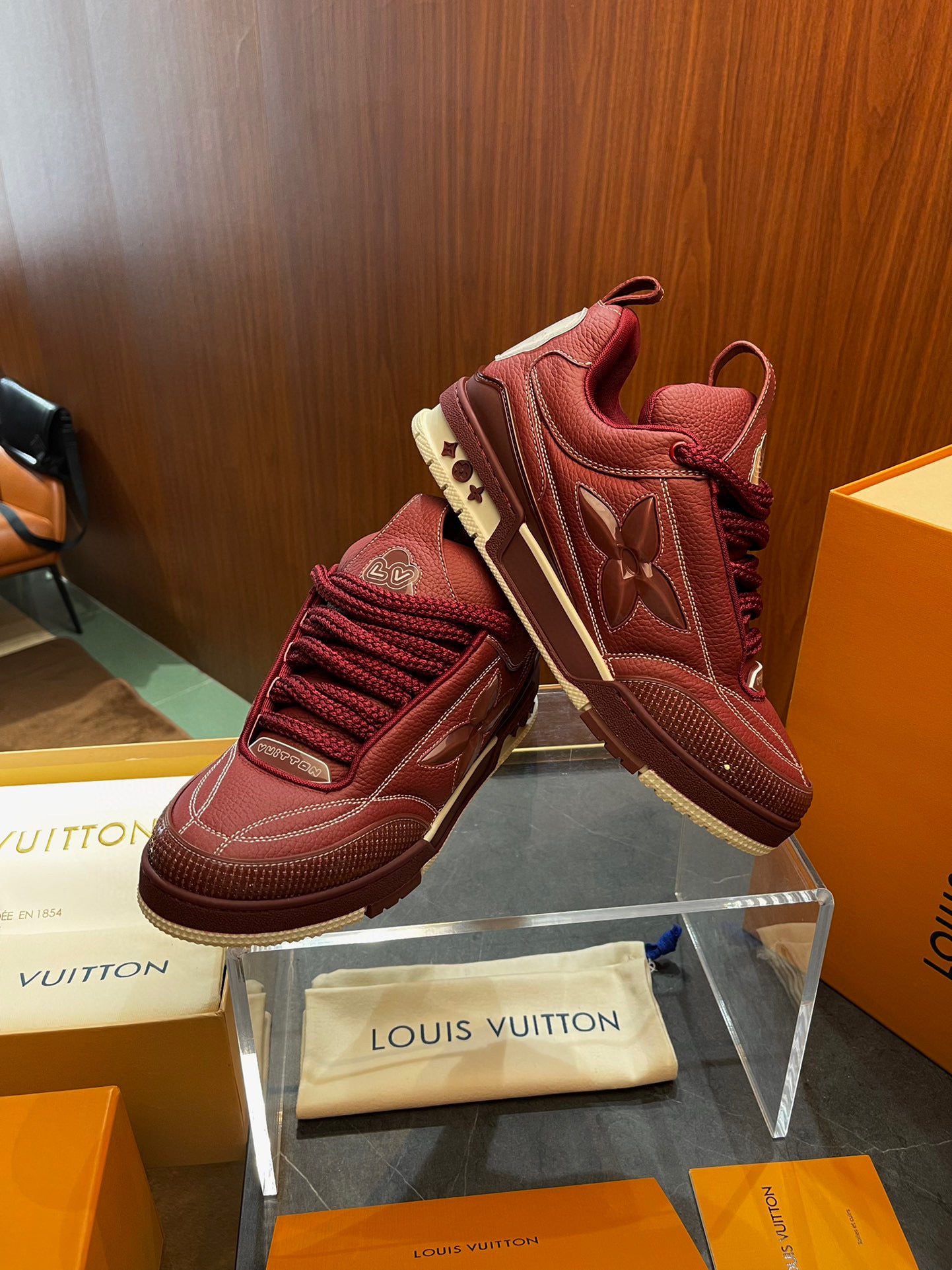 LOU TRAINERS