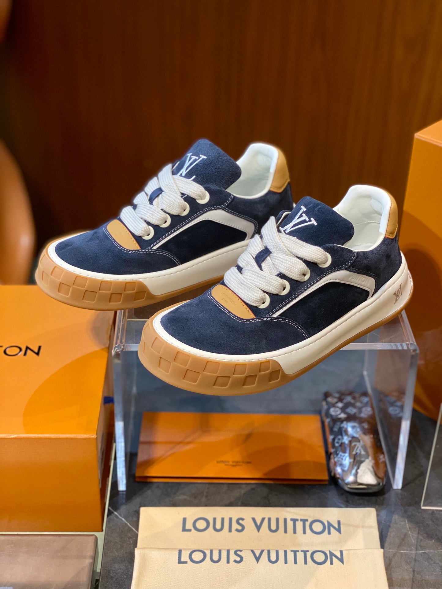 LOU TILTED SNEAKERS
