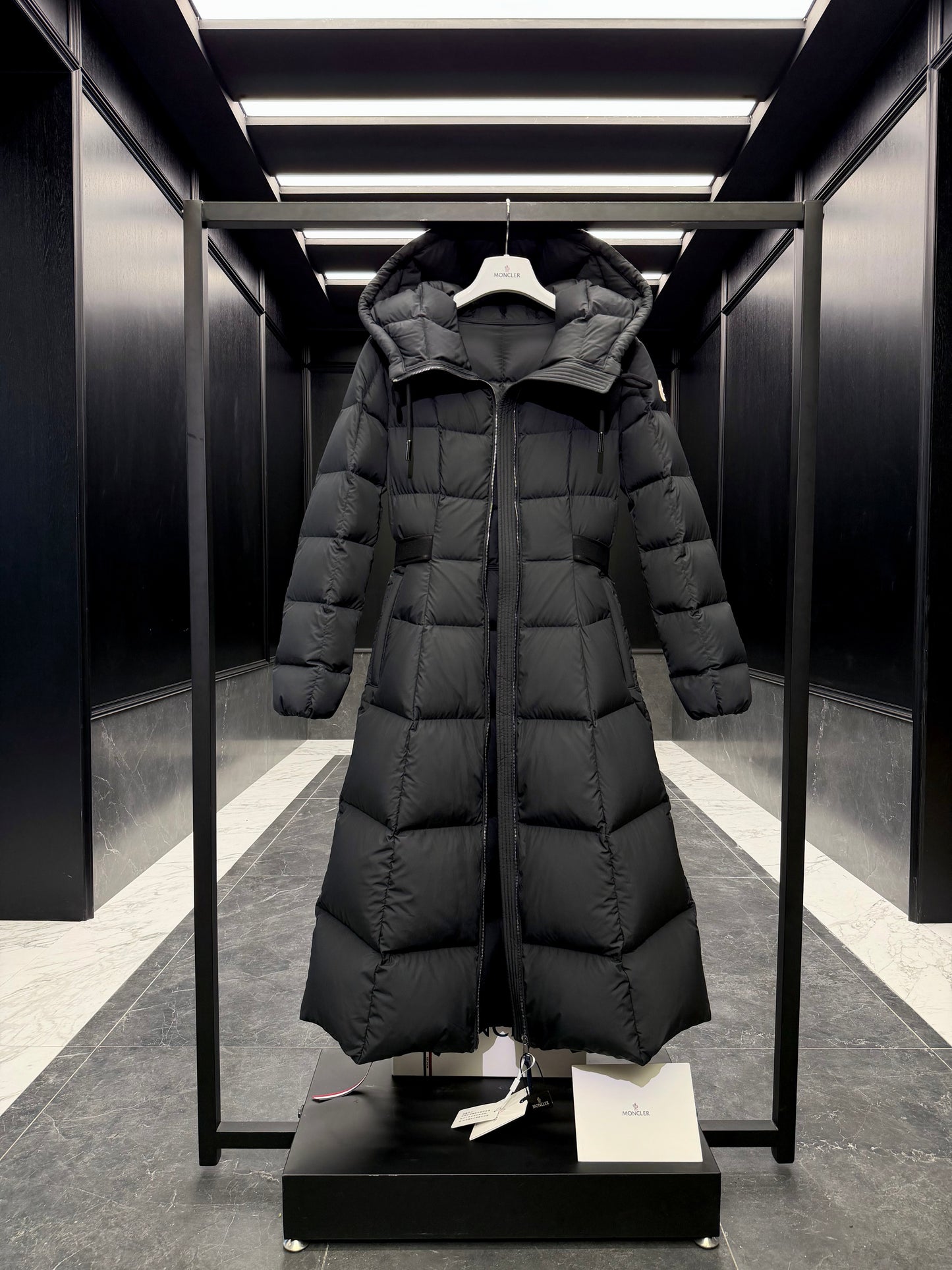 MONC FAUCON COAT