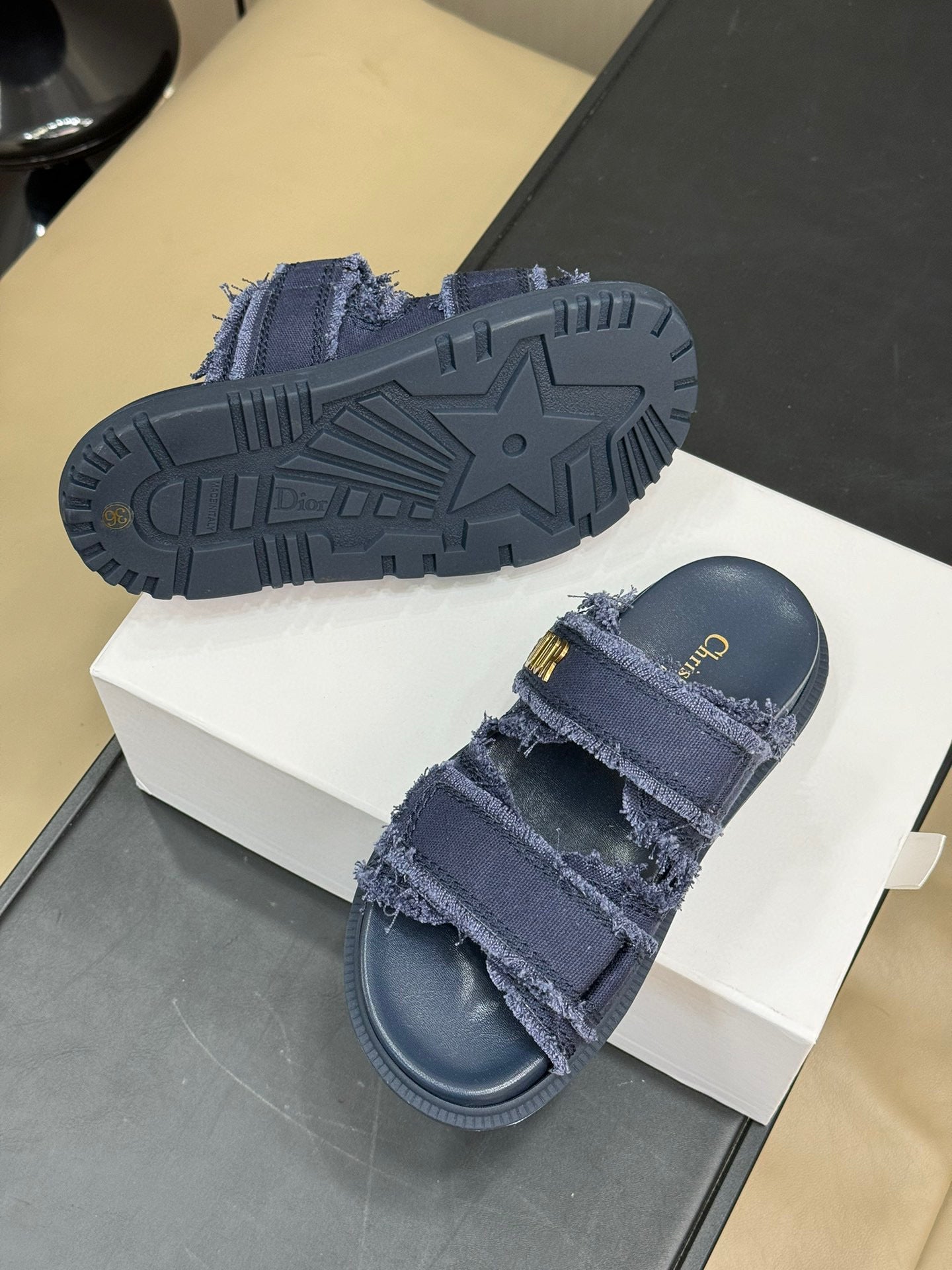 CD SANDALS
