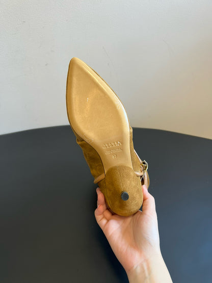 ISABEL M BOOTS