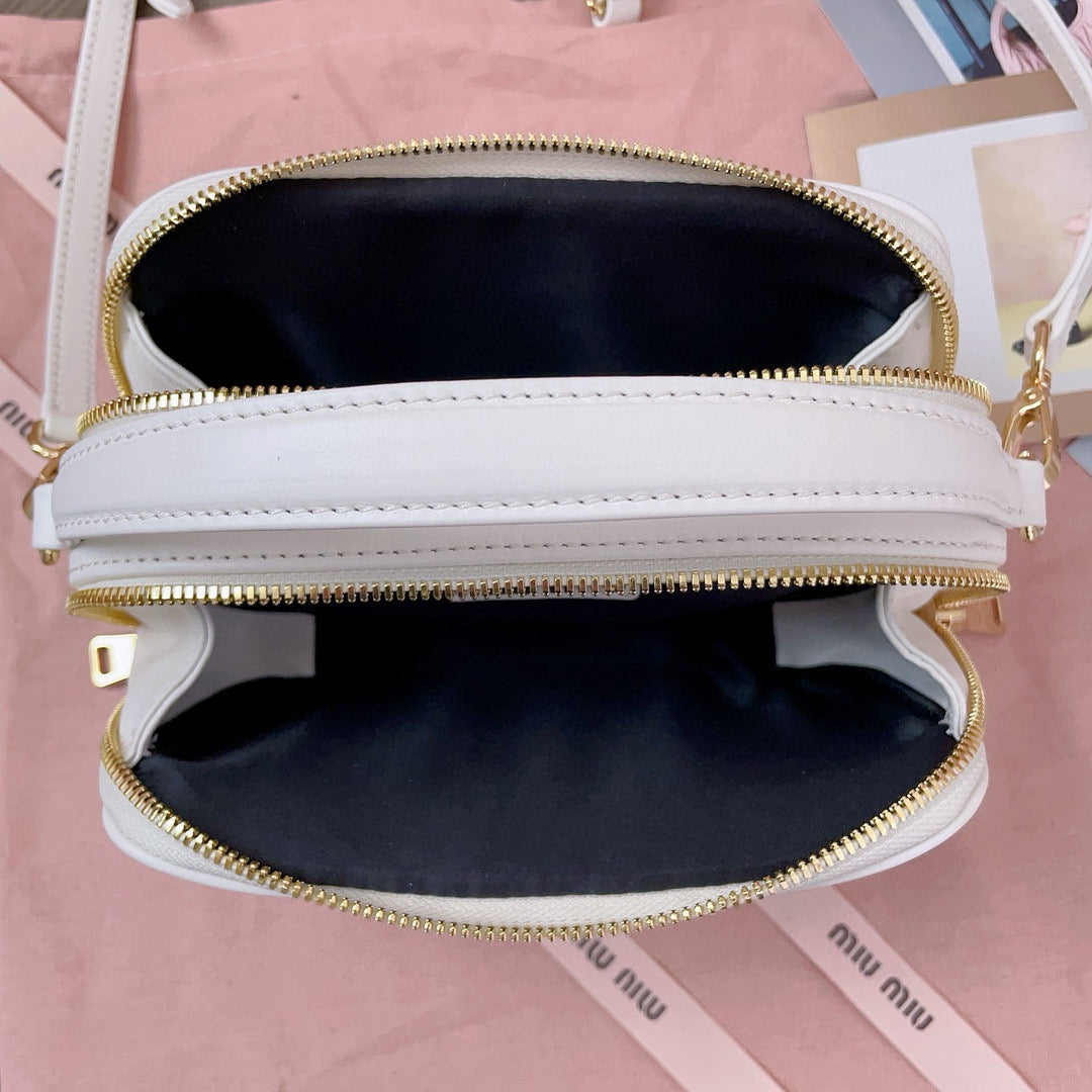 MIU M MATELASSE SHOULDER BAG